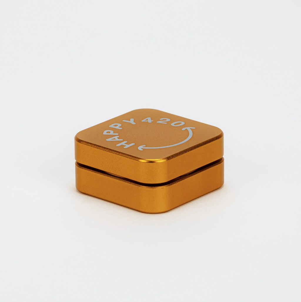 Happy420 Quattro Grinder Headshop Gold - Hanfify