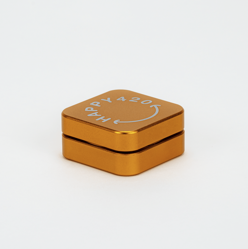 Happy420 Quattro Grinder Headshop Gold - Hanfify®