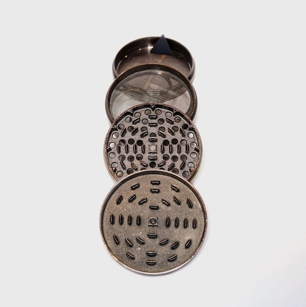 Happy420 Riesen Grinder - Revolver Design Headshop - Hanfify