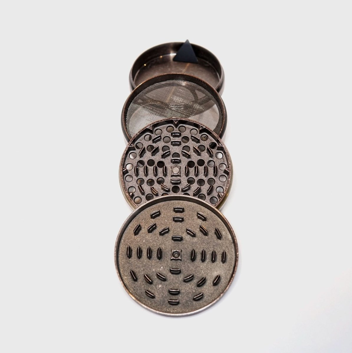 Happy420 Riesen Grinder - Revolver Design Headshop - Hanfify