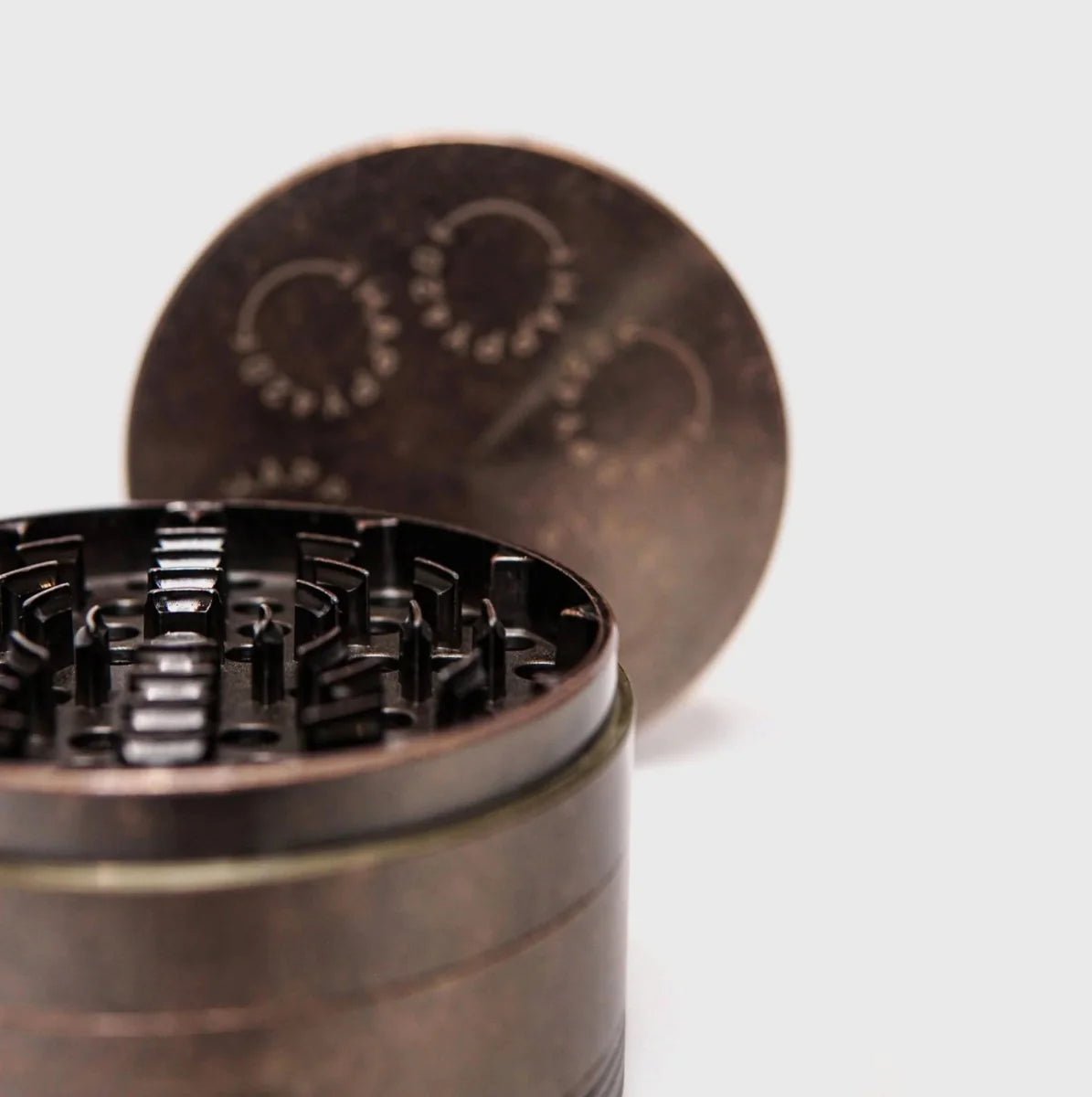 Happy420 Riesen Grinder - Revolver Design - Headshop - Hanfify®