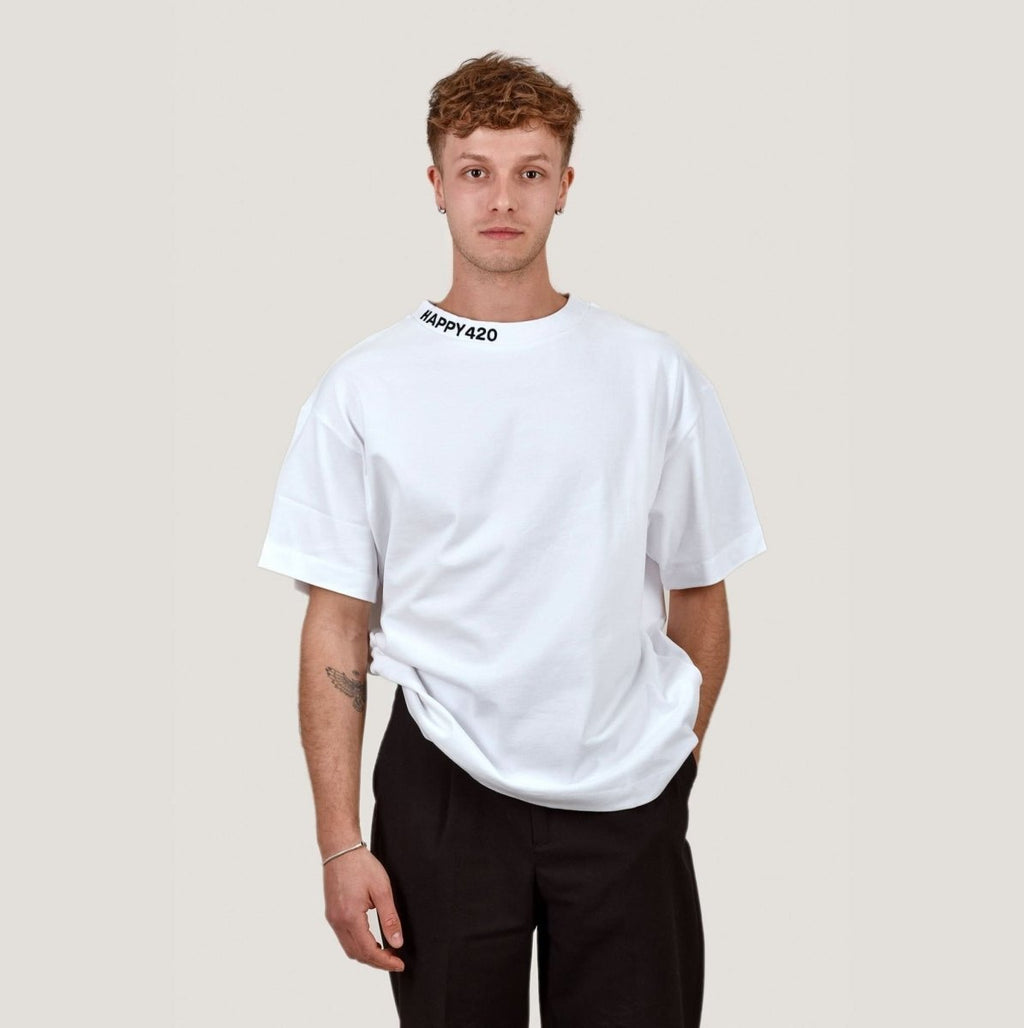 Oversize T - Kragen mit Stick Weiß Merch L - Hanfify